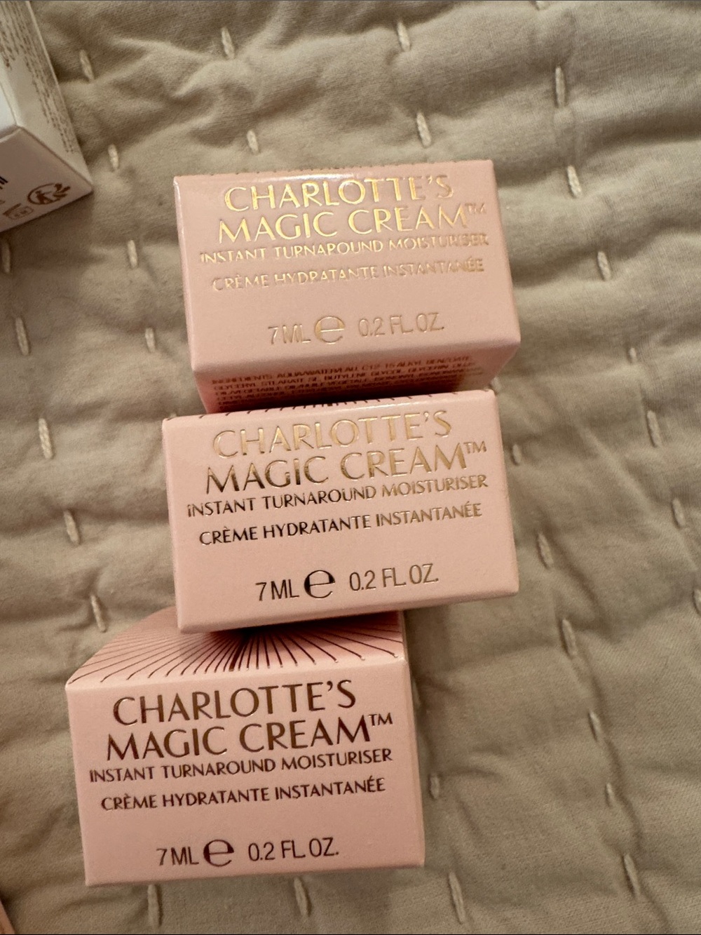 Charlotte Tilbury Assorted samples - Picture 2 of 5
